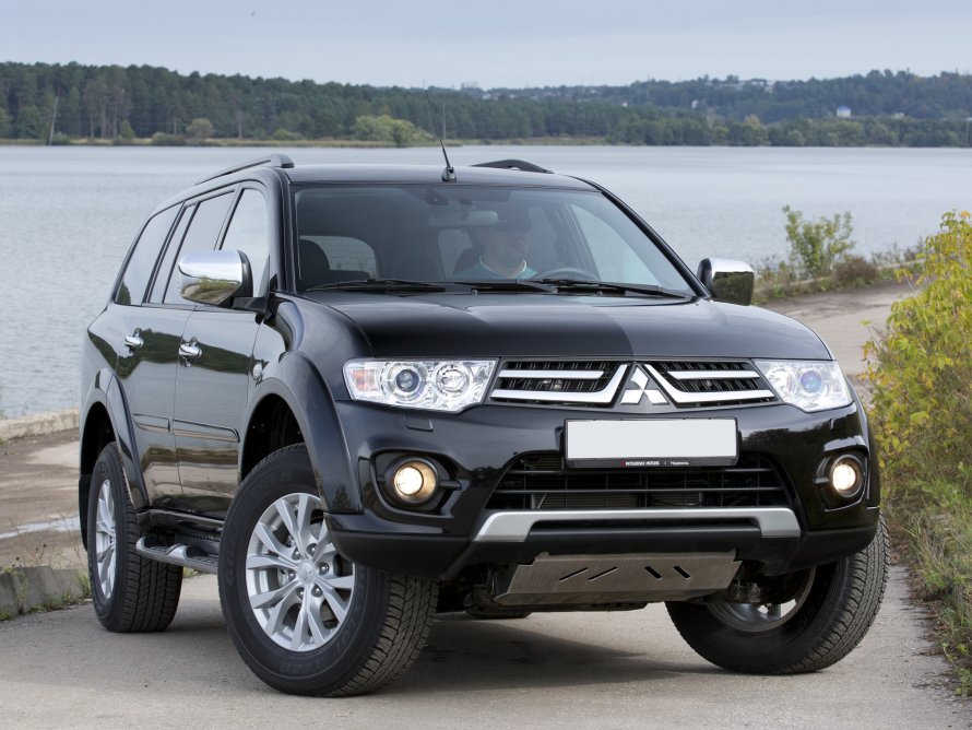 Mitsubishi Pajero Sport 2013