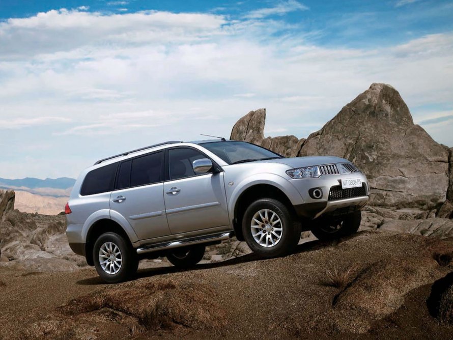 Джип Mitsubishi Pajero Sport