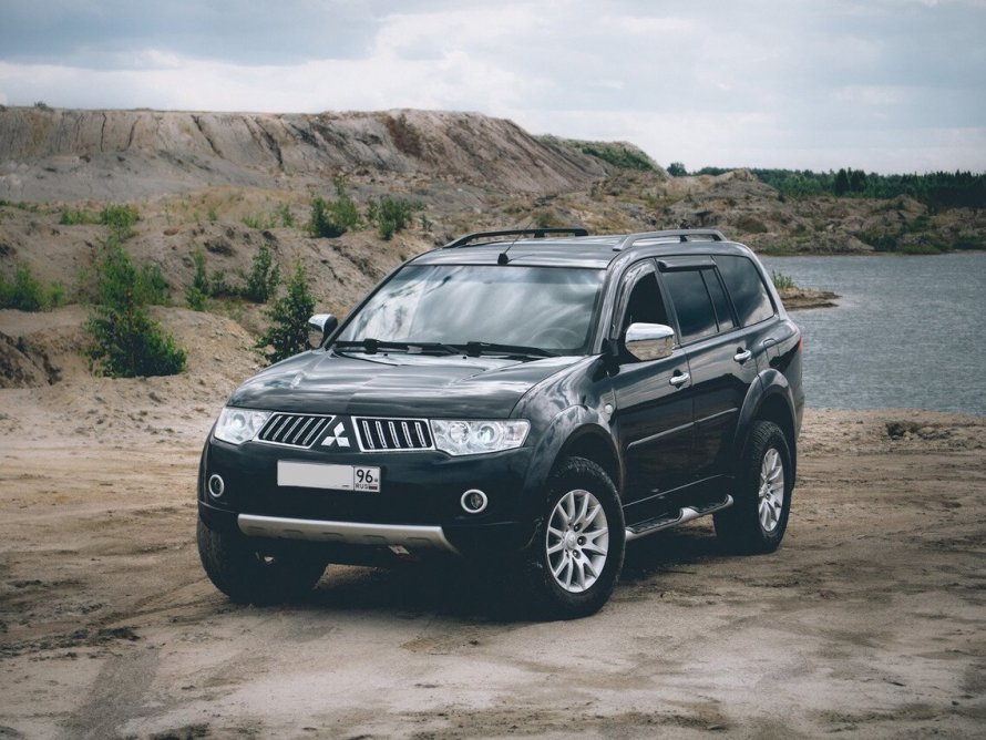Mitsubishi Pajero Sport 2