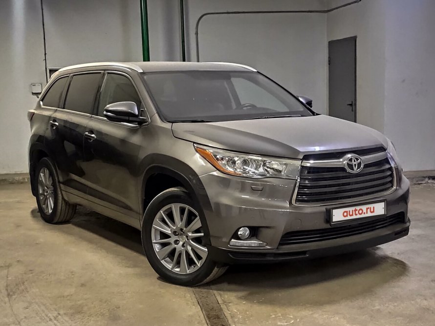 Toyota Highlander xu50