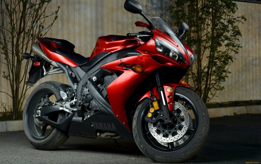 Yamaha YZF-r1 красный