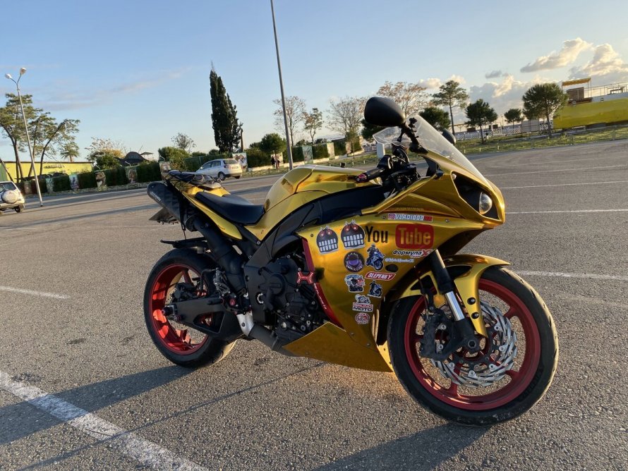 Yamaha r1 2010