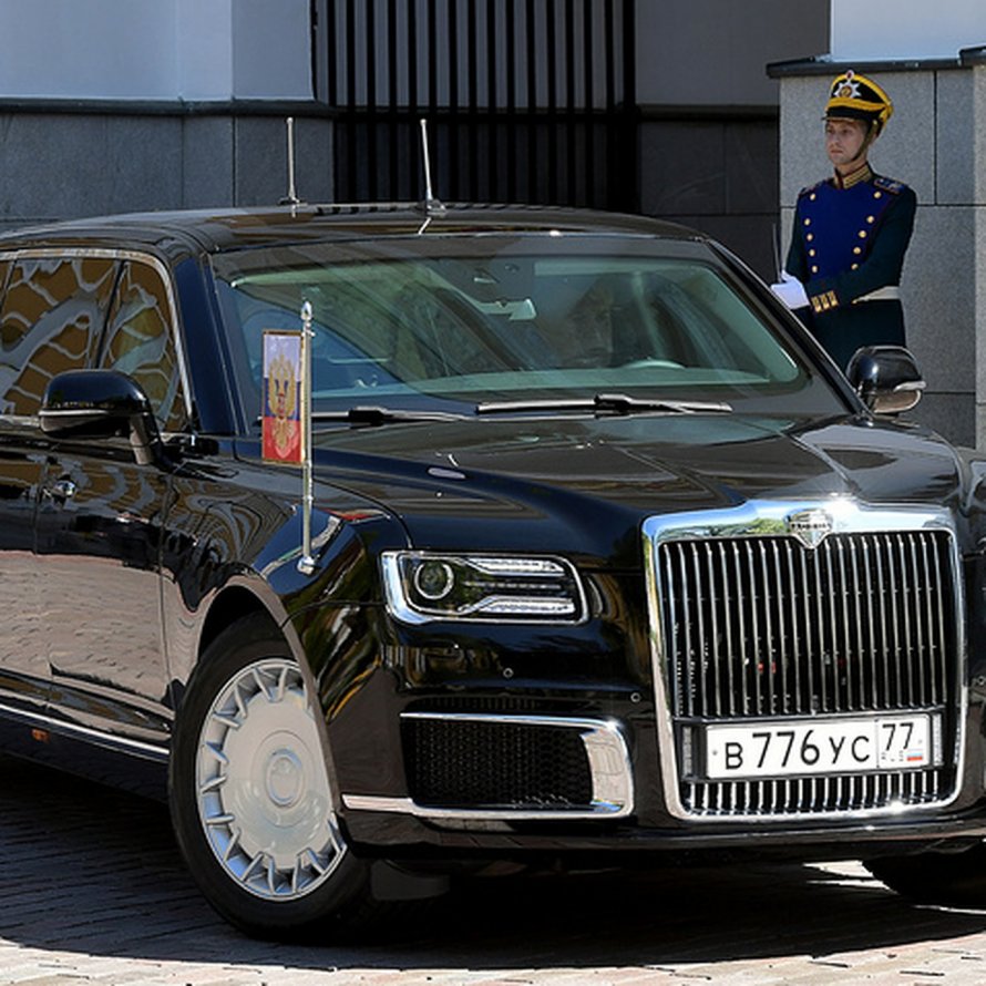 Аурус автомобиль бронированный