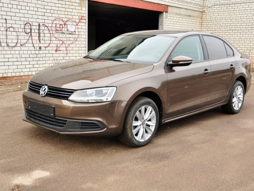 Volkswagen Jetta 2013 коричневый