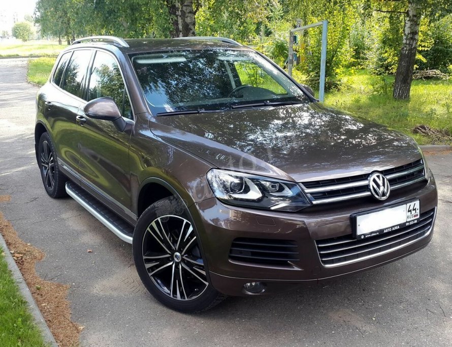 Volkswagen Touareg 2 поколение коричневый