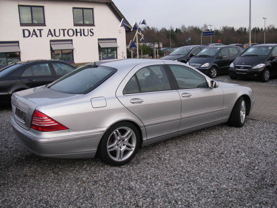 Mercedes Benz s320 w220