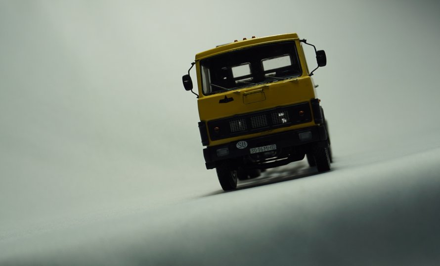 AVD models / сборная модель МАЗ-6422 С полуприцепом МАЗ-9506-20