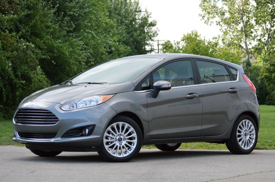 Ford Fiesta 2015 хэтчбек