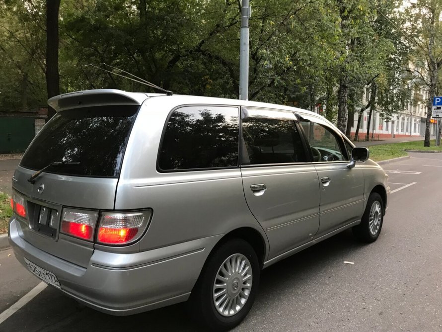 Ниссан Пресаж 2000 года