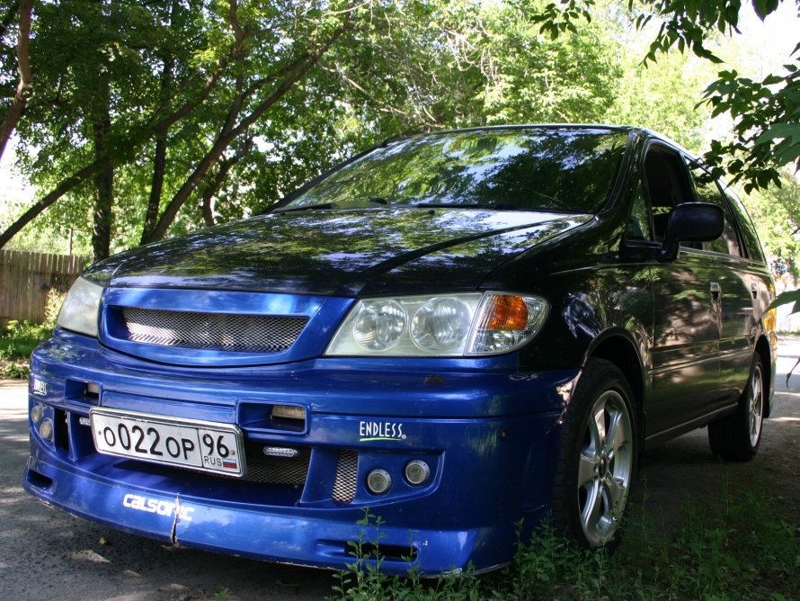 Nissan Presage 1999