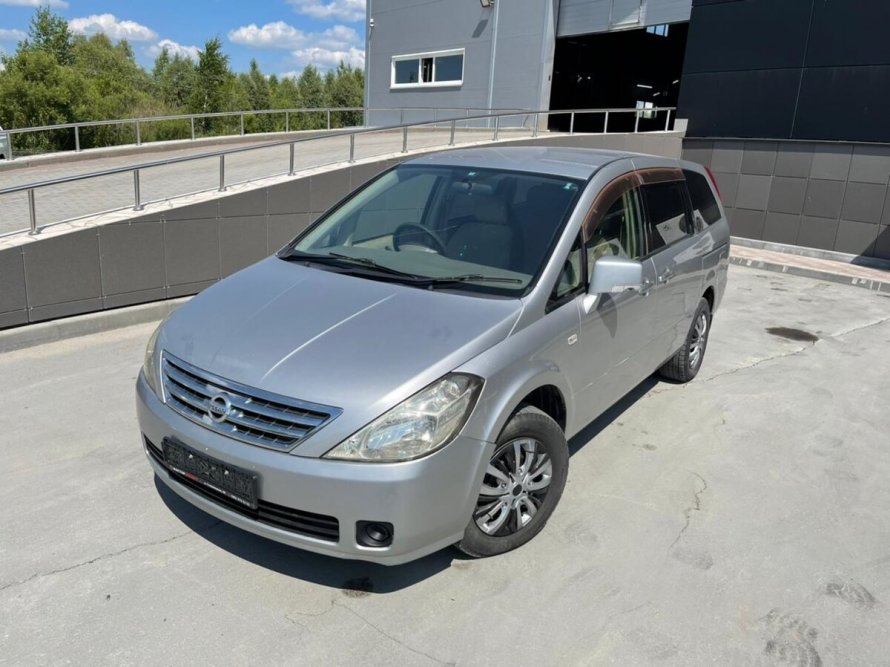 Nissan Presage 2003