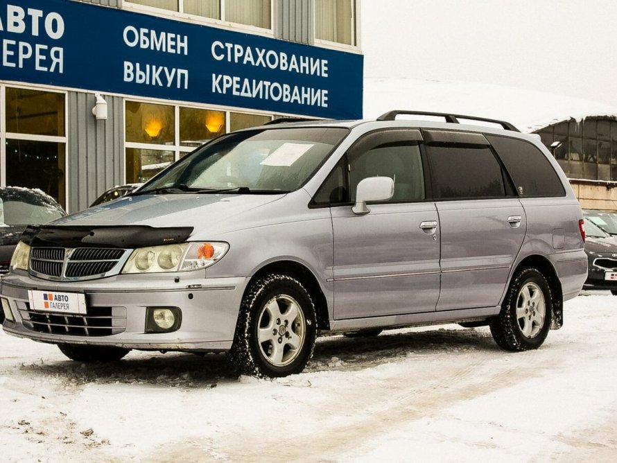 Nissan Presage 2002