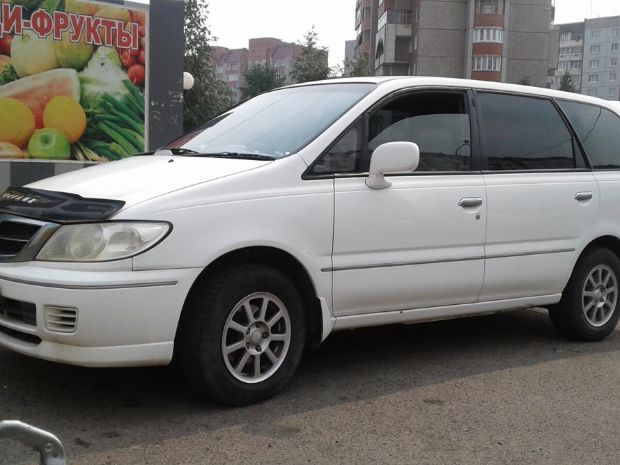 Nissan Presage 2002
