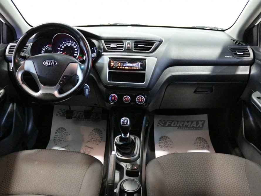 Kia Rio 1.4 салон