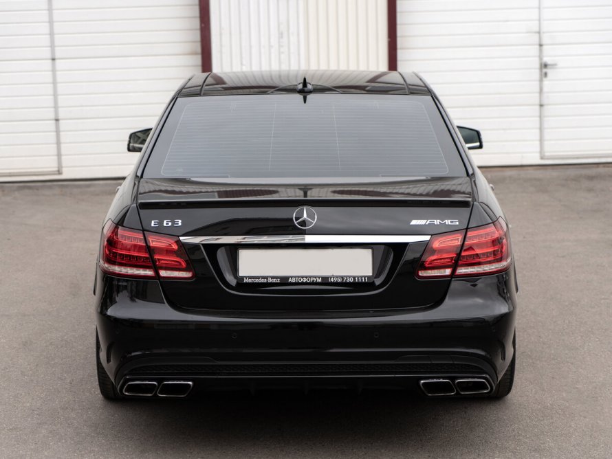 Mercedes e w212 AMG черный