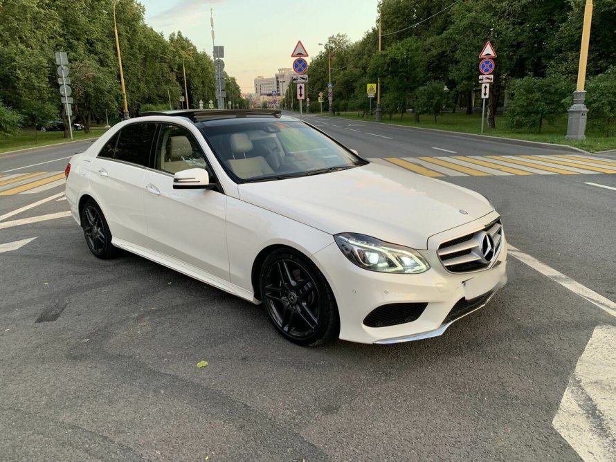 Mercedes 212 Рестайлинг белый