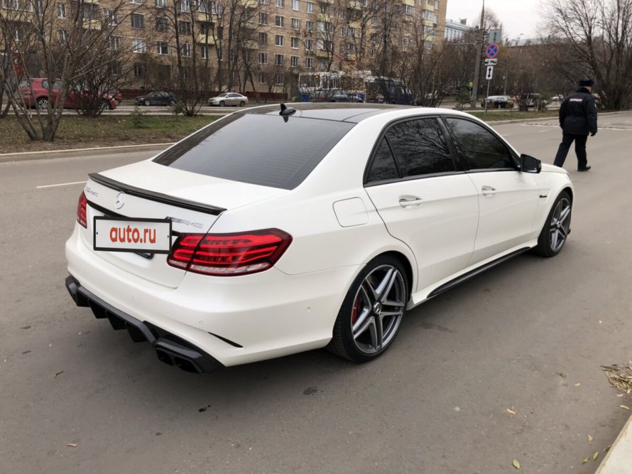 Mercedes 212 Рестайлинг AMG белый