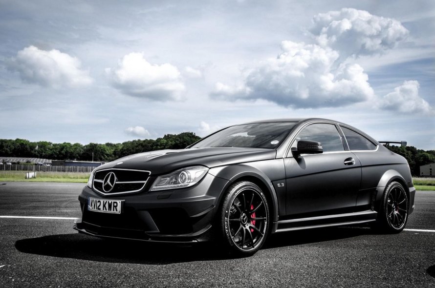 Mercedes Benz c63 AMG