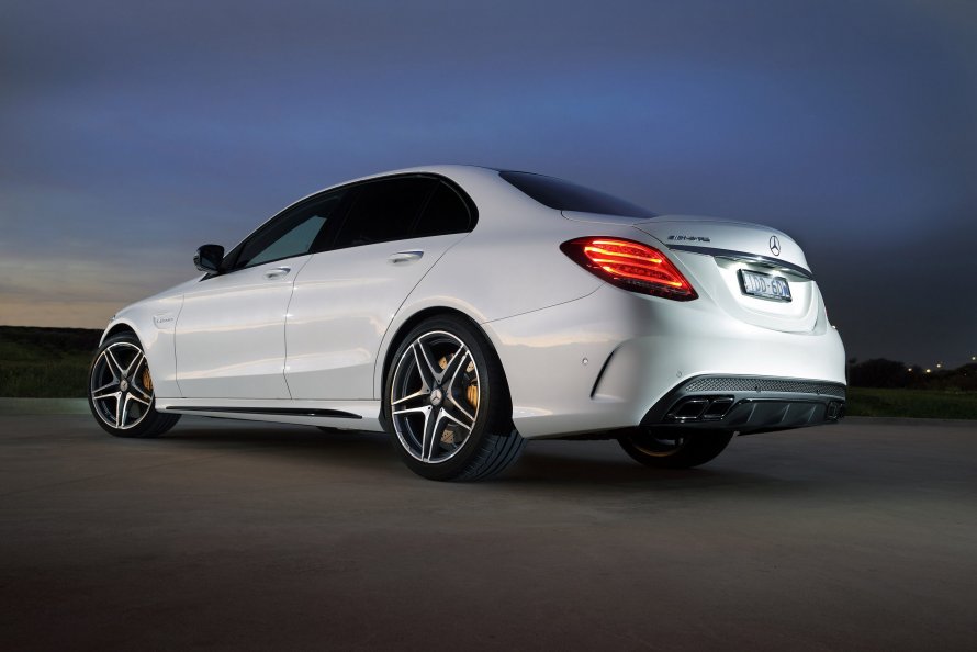 Мерседес-Бенц c63 AMG