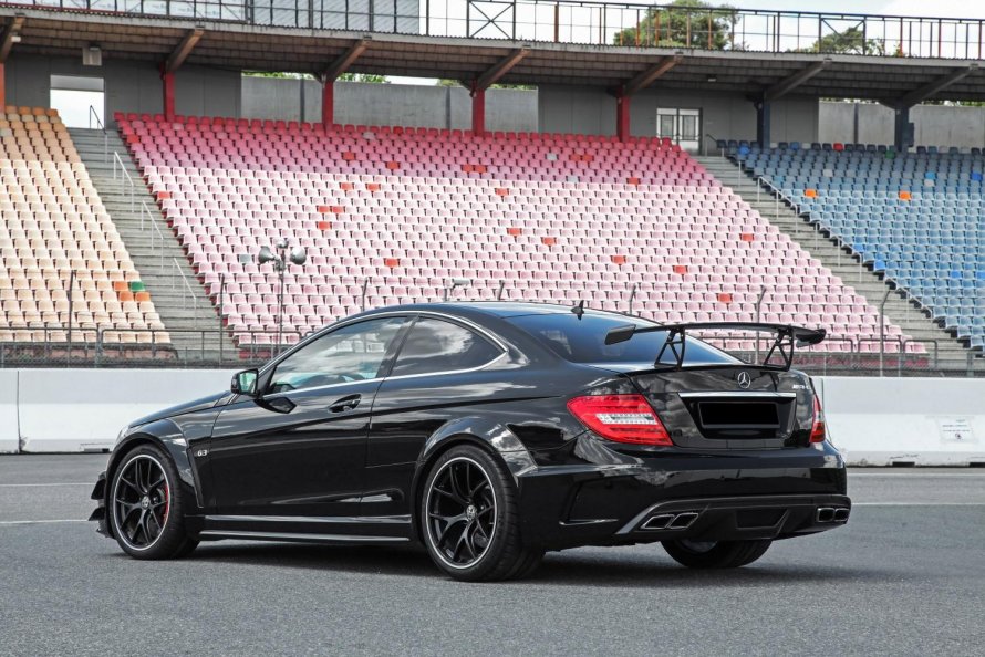 Мерседес-Бенц c63 AMG