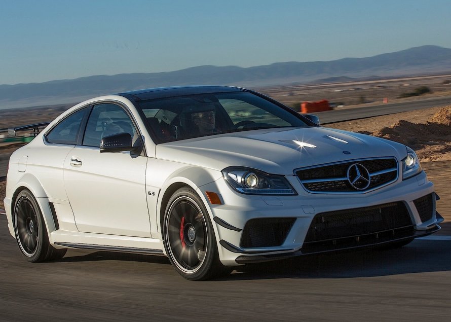 Мерседес-Бенц c63 AMG