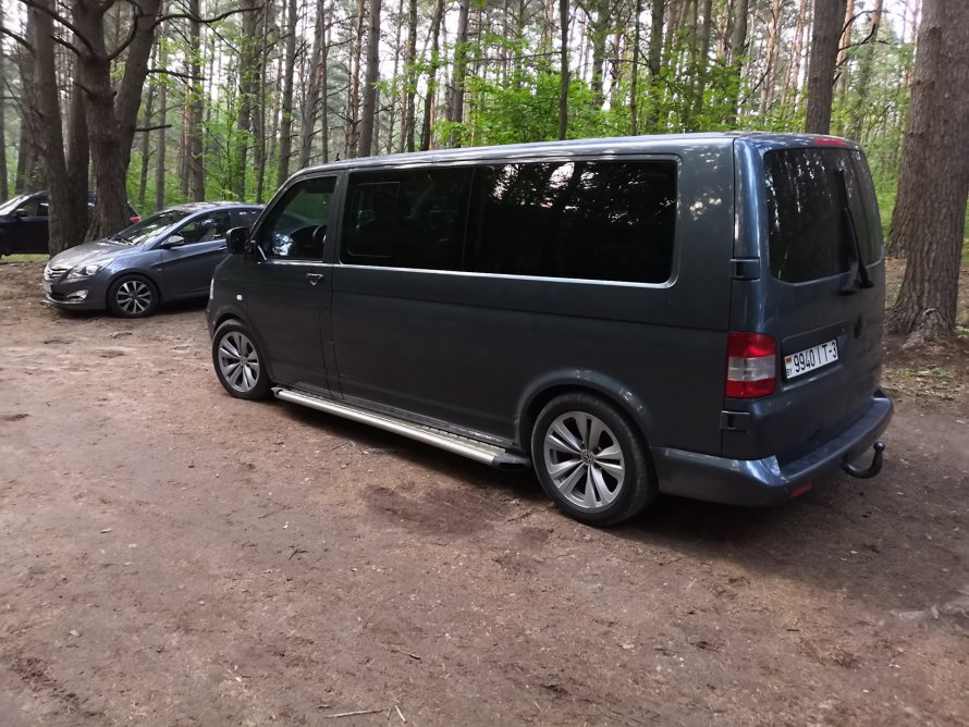 Volkswagen Caravelle черный тонированный