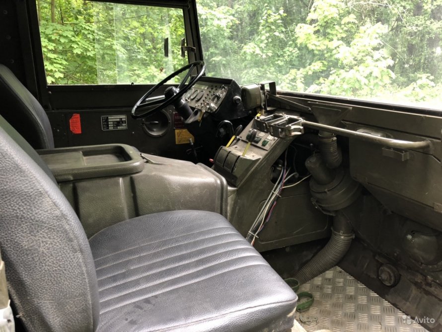 Puch Pinzgauer 718 кабина внутри
