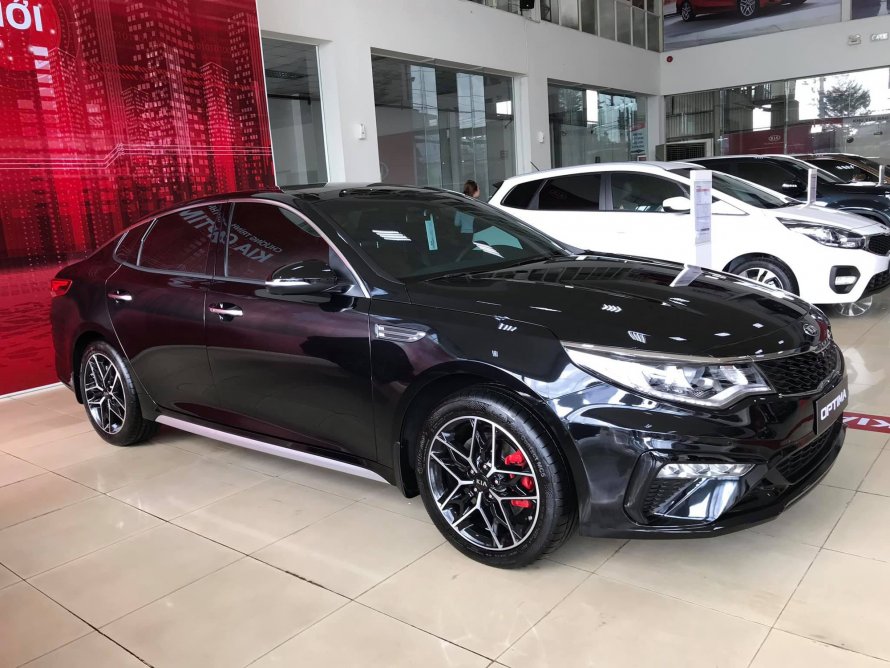 Kia Optima 2018 черная