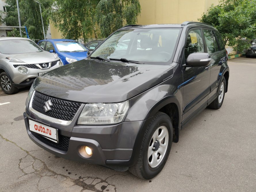 Suzuki Grand Vitara серый