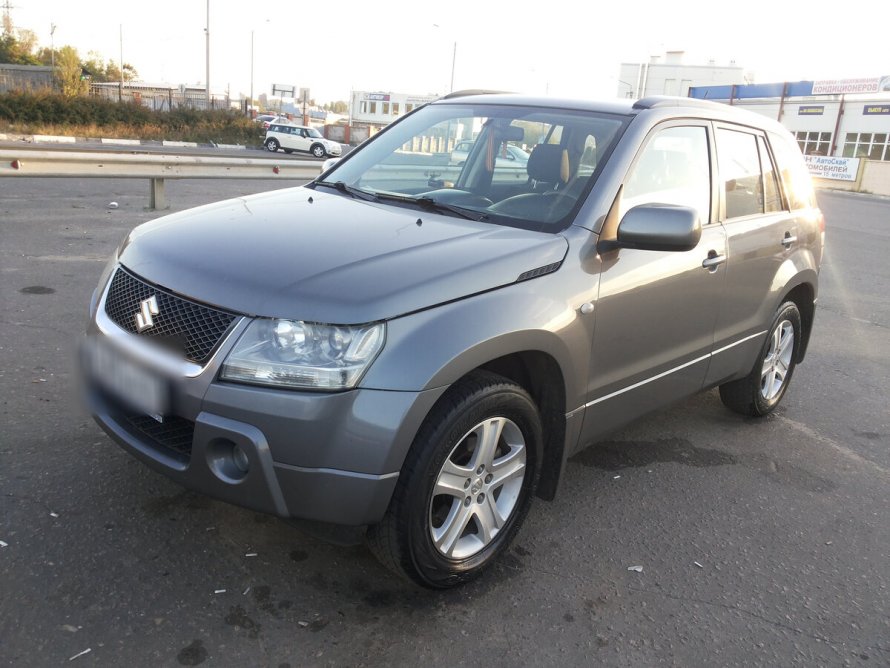 Suzuki Grand Vitara серый