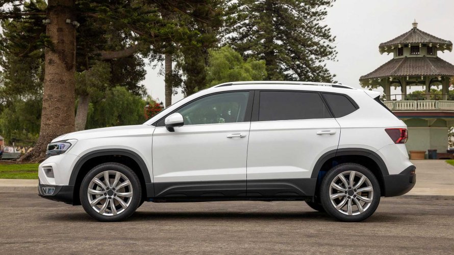 VW Taos салон