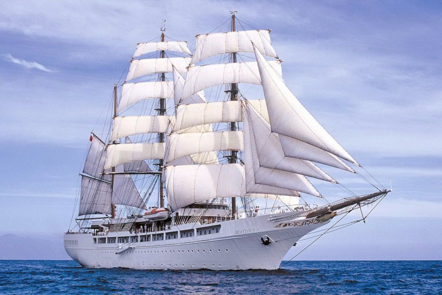 Круизный лайнер очарование морей