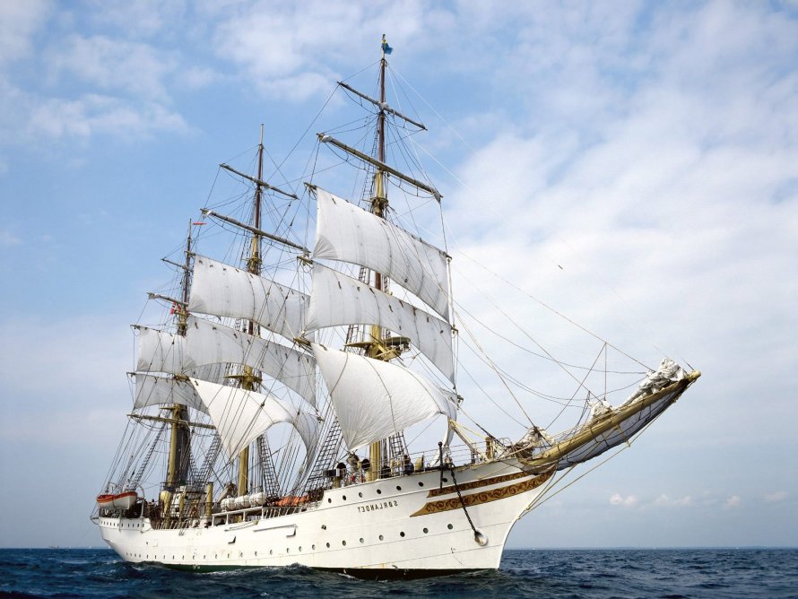 Круизный лайнер Queen Mary