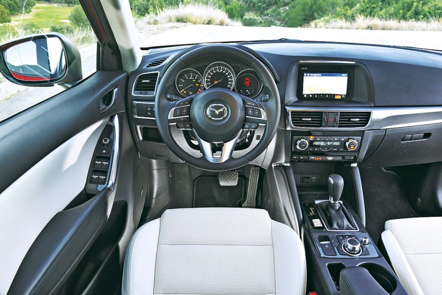 Mazda CX 5 2021 салон