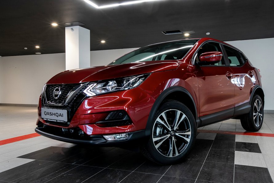 Nissan Qashqai 2020 красный