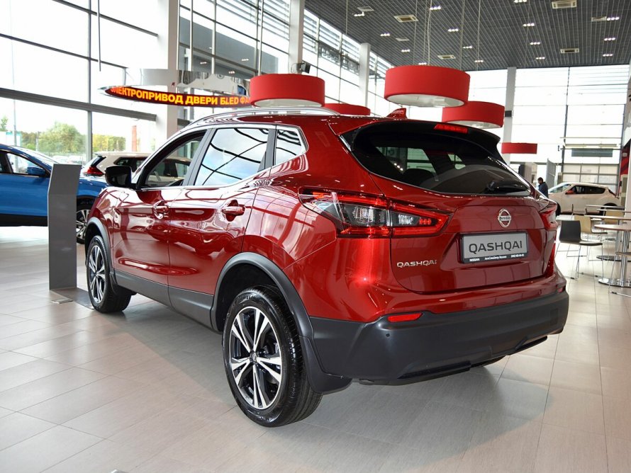 Nissan Qashqai 2021 красный металлик