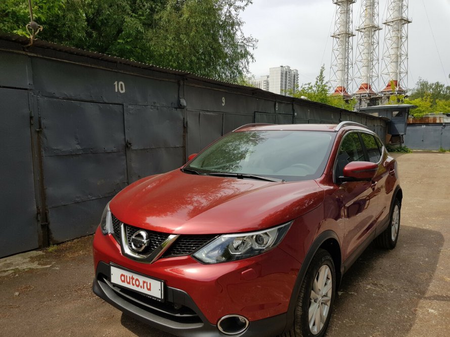 Nissan Qashqai вишневый