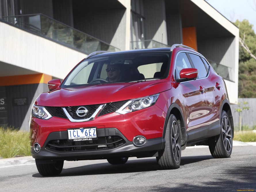 Nissan Qashqai красный