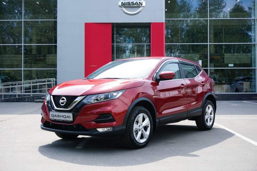 Nissan Qashqai 2020 красный