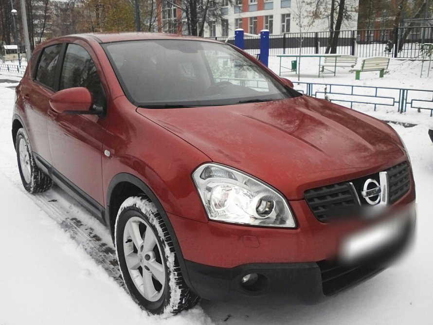 Nissan Qashqai 2010 красный