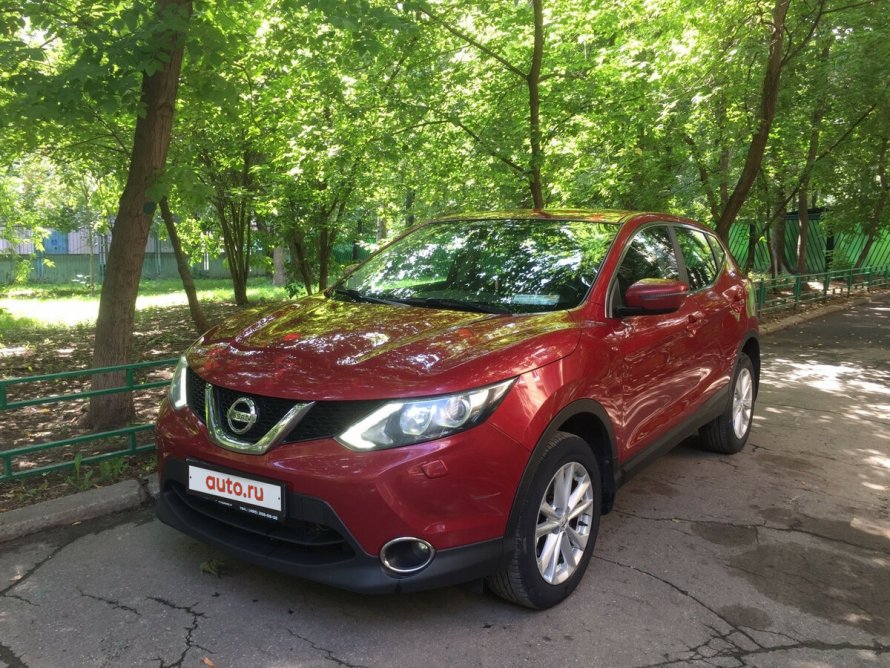 Nissan Qashqai 2017 красный