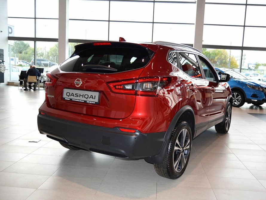 Nissan Qashqai 2020 красный