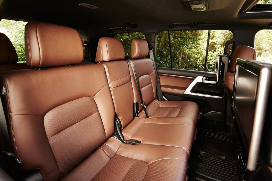 Toyota Land Cruiser 200 салон
