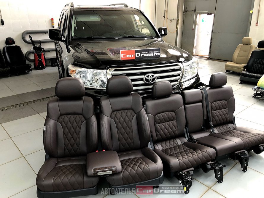 Toyota Land Cruiser 300 2021