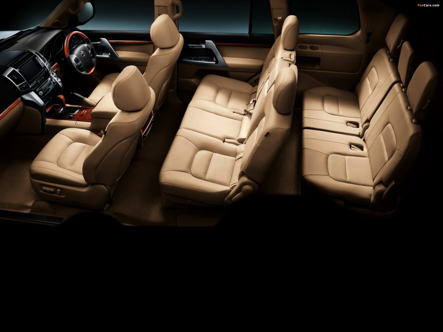 Toyota Land Cruiser 200 салон