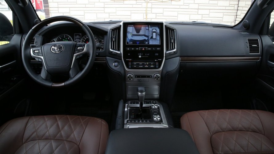 Новый Toyota Land Cruiser 300 2021
