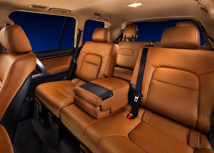 Toyota Land Cruiser 200 салон