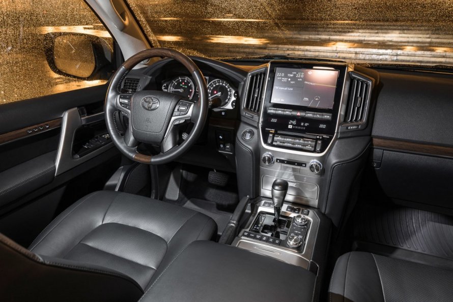 Toyota Land Cruiser Prado 200 салон