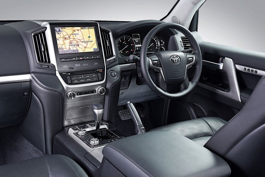 Toyota Land Cruiser 200 салон