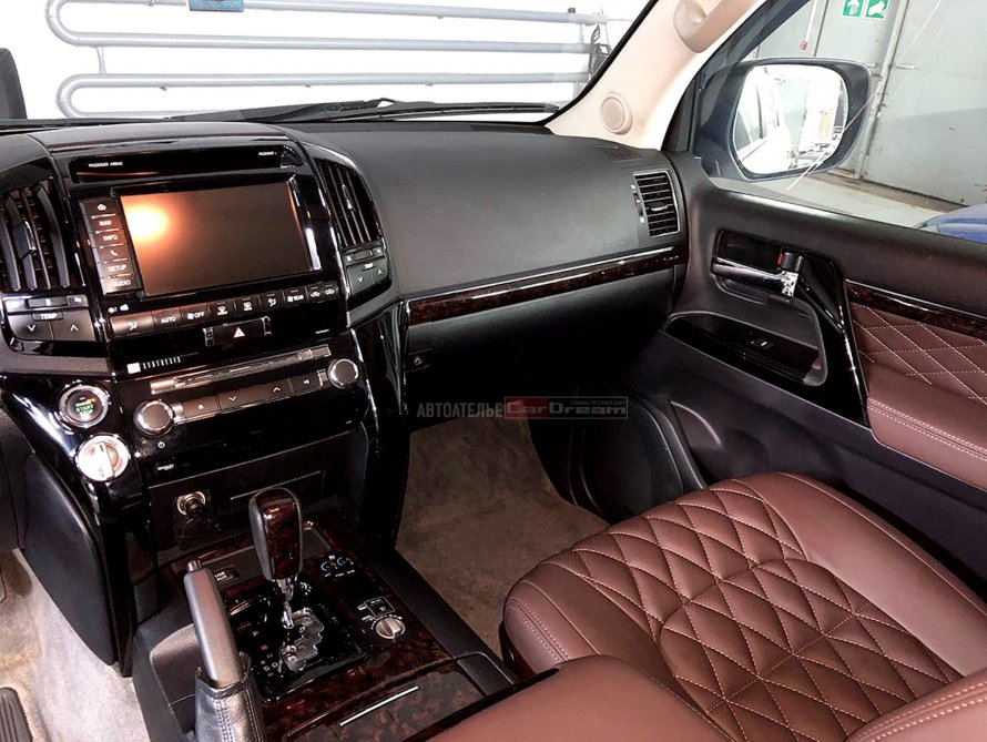Toyota Land Cruiser 100 7 мест
